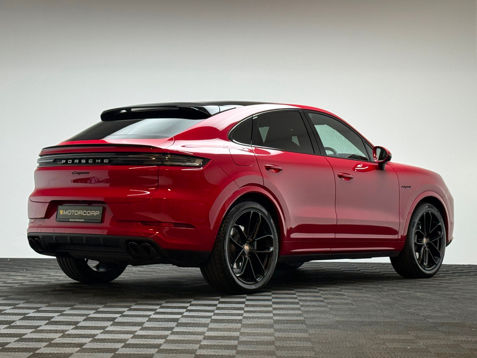 2024 Porsche Cayenne - image 7