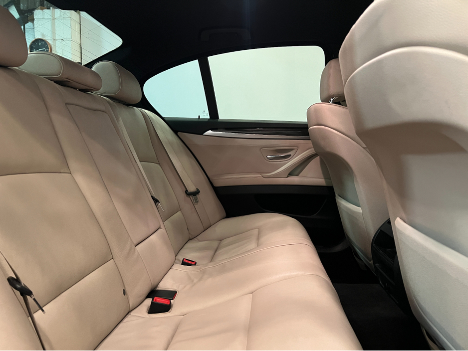 2013 BMW 5 Series - image 16