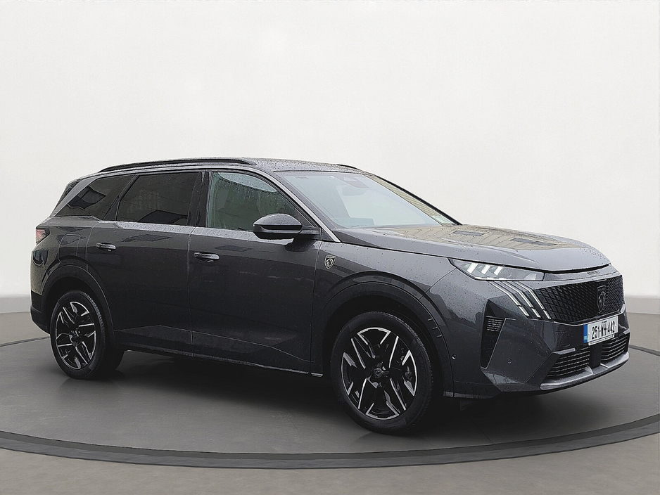 2025 Peugeot 5008 - image 8