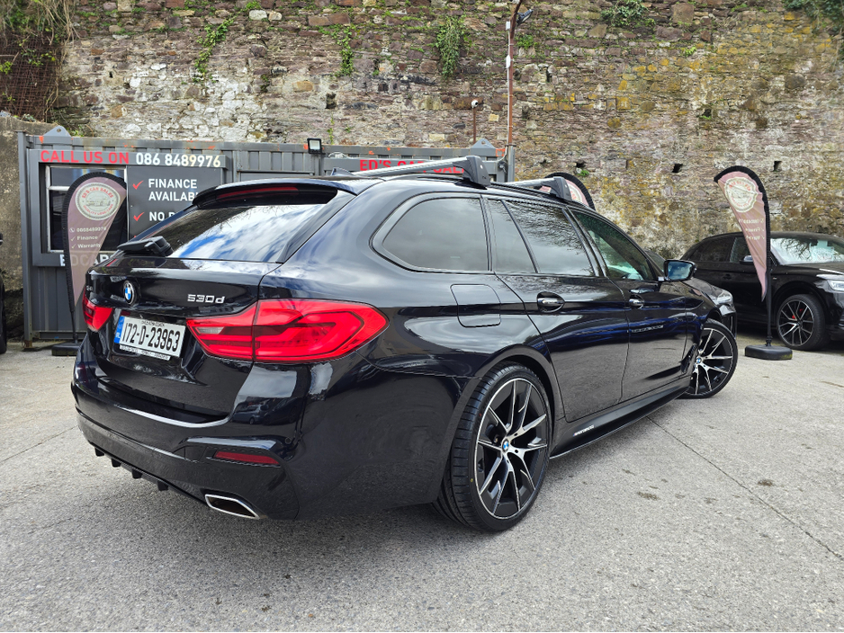 2017 BMW 5 Series - image 9