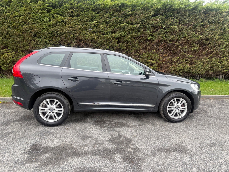 2014 Volvo XC60 - image 7