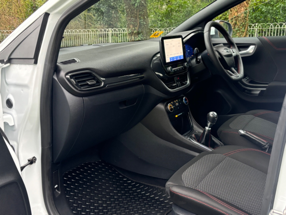 2020 Ford Puma - image 8