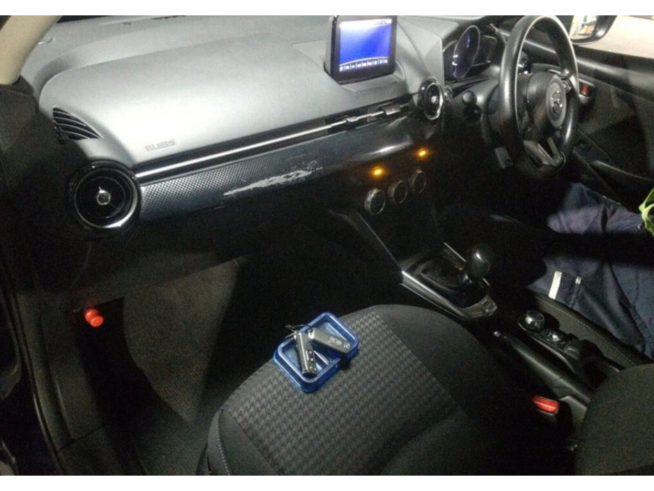 2017 Mazda Demio - image 11