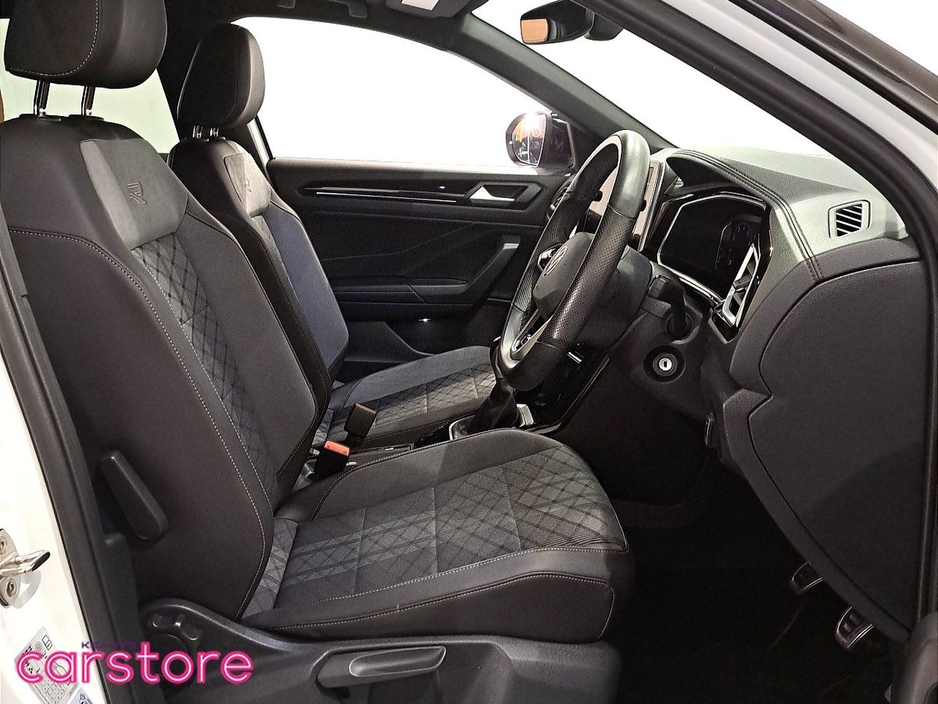 2023 Volkswagen T-Roc - image 12