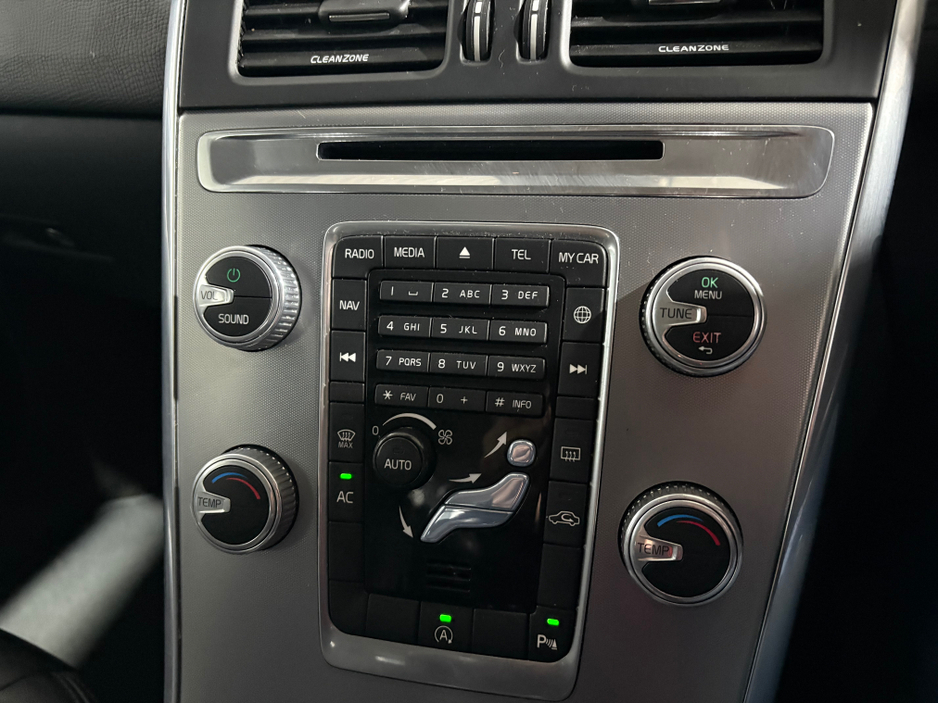 2017 Volvo XC60 SE NAV D4 2.0 TD B4 R-DESIGN MHEV 197BHP €15,950