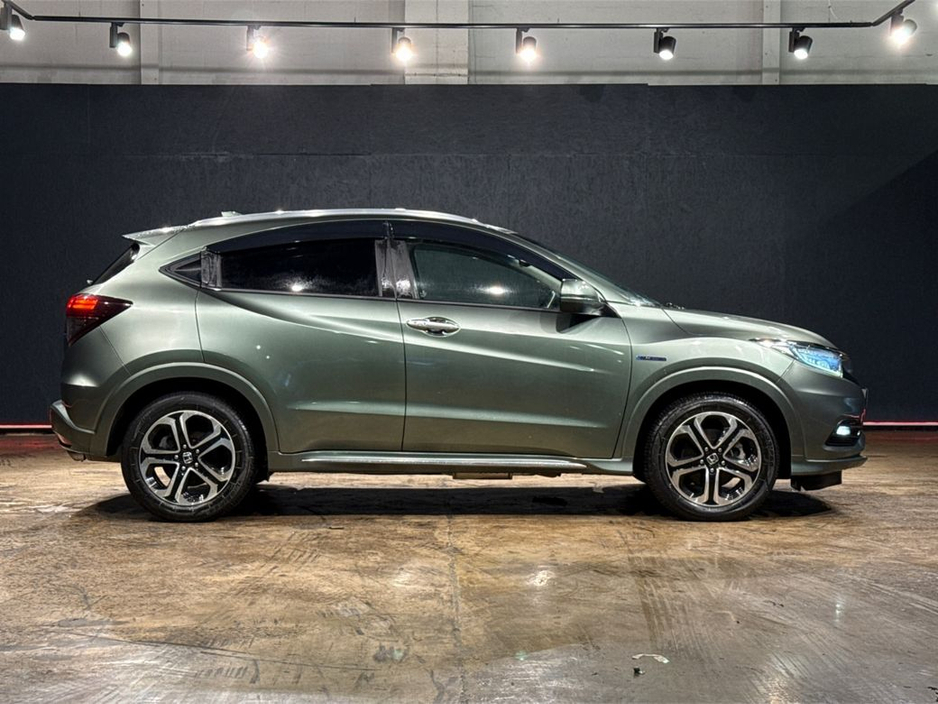 2020 Honda Vezel - image 2