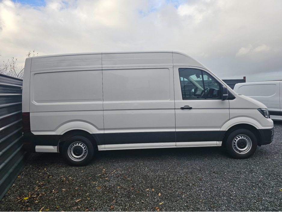 2020 Volkswagen Crafter 35 MWB 140HP MANUAL 6SPEED FWD 5DR €22,133