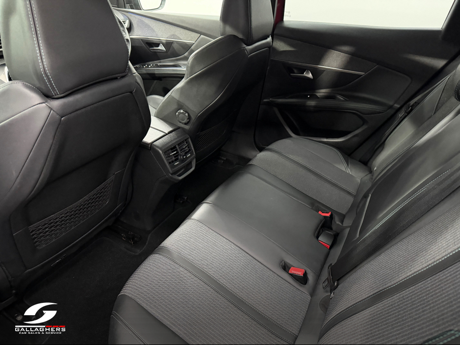 2022 Peugeot 3008 - image 13