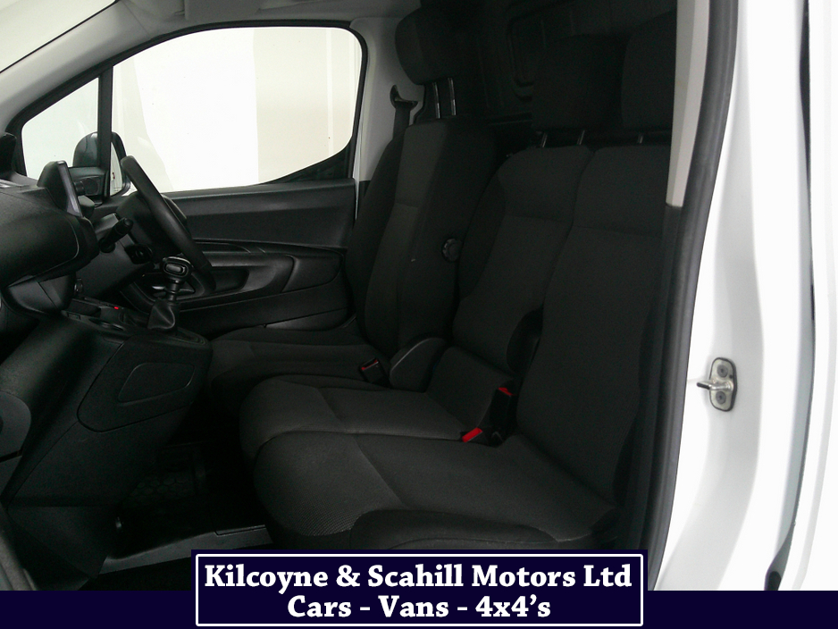 2022 Peugeot Partner - image 14