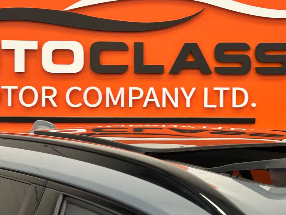 2022 Volvo XC90 - image 4