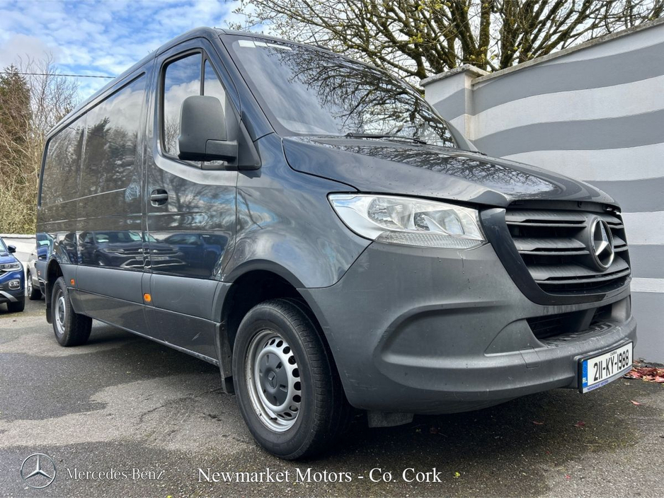 2021 Mercedes-Benz Sprinter - image 4