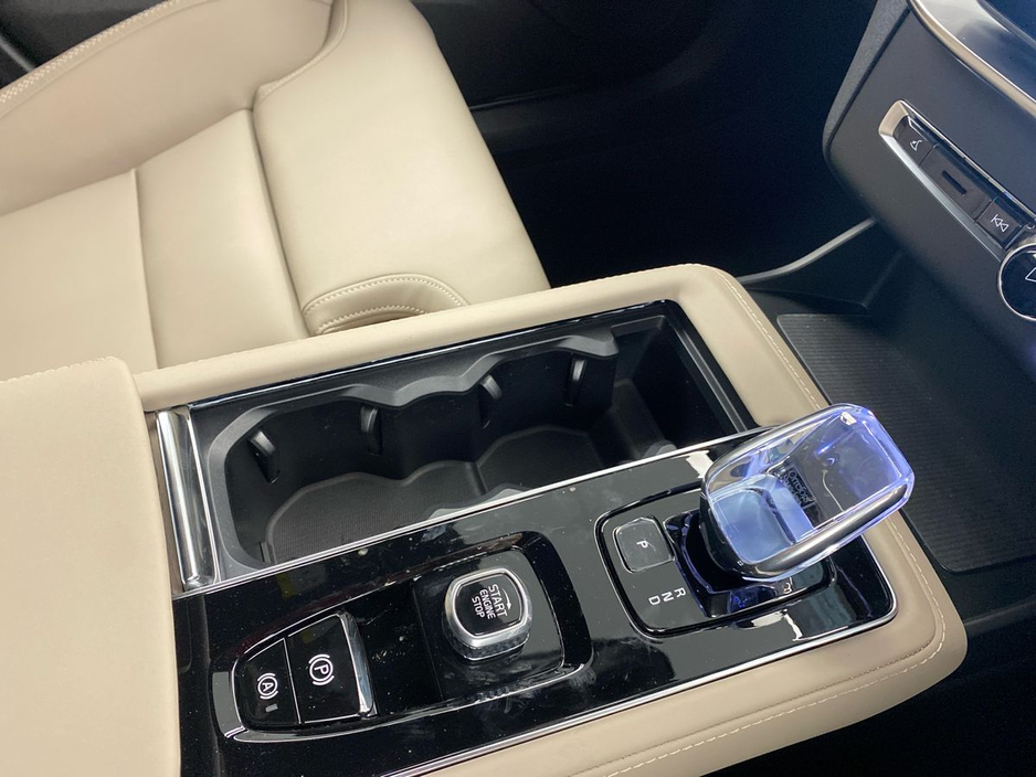 2026 Volvo XC90 - image 18