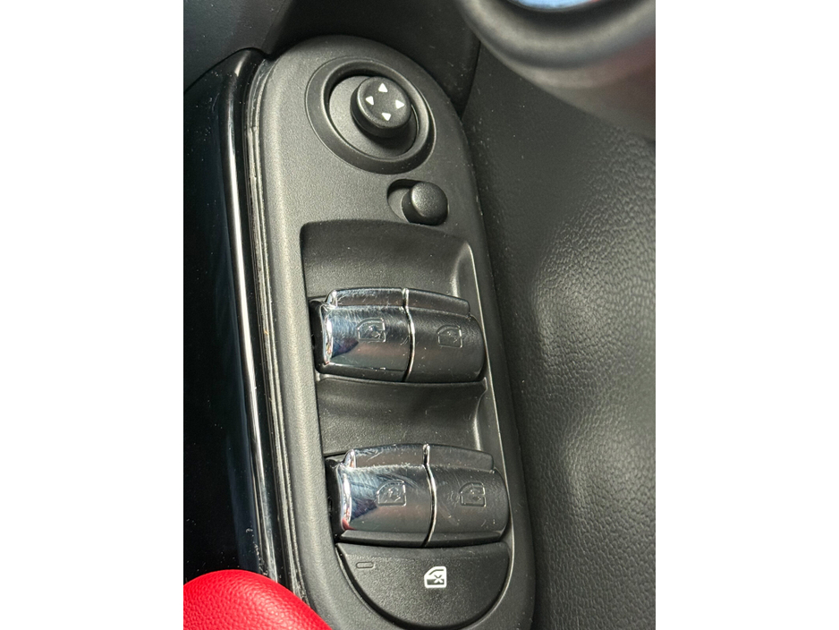 2018 MINI Hatch - image 28