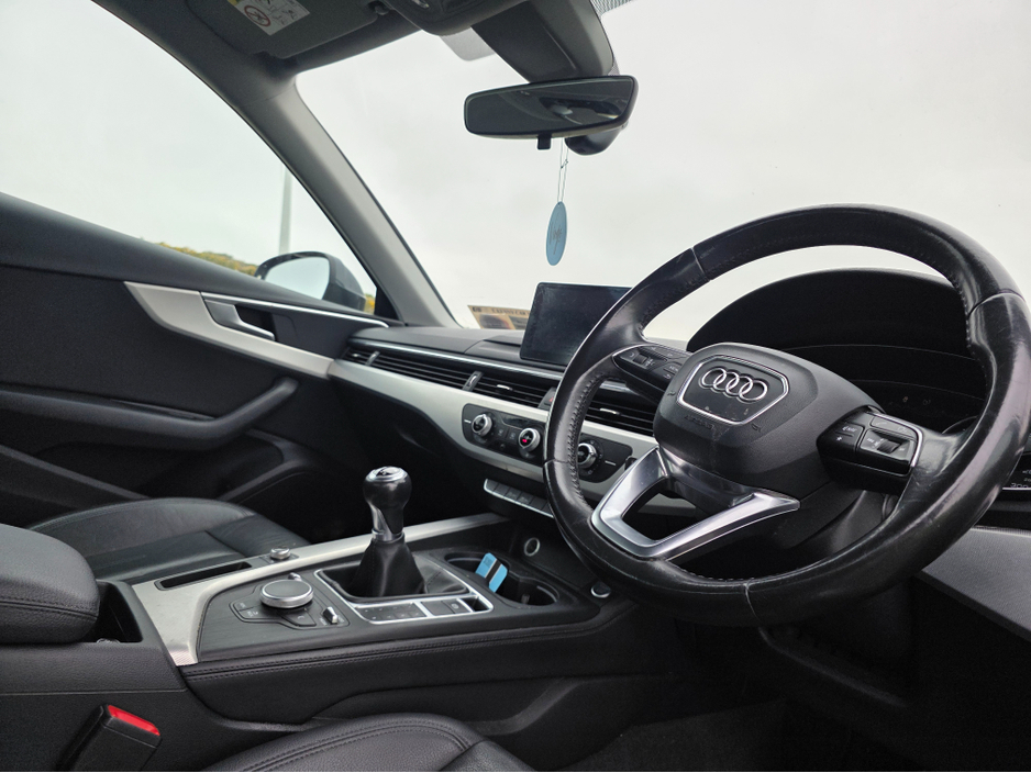 2017 Audi A4 - image 7