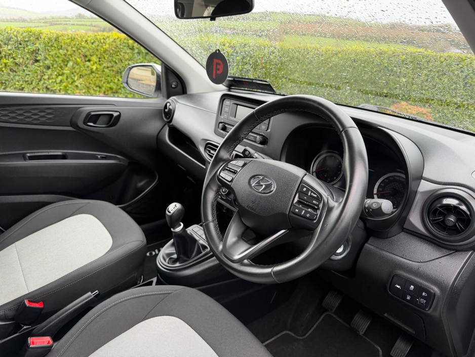 2021 Hyundai i10 - image 11