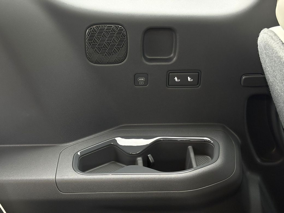 2026 Kia EV9 - image 40