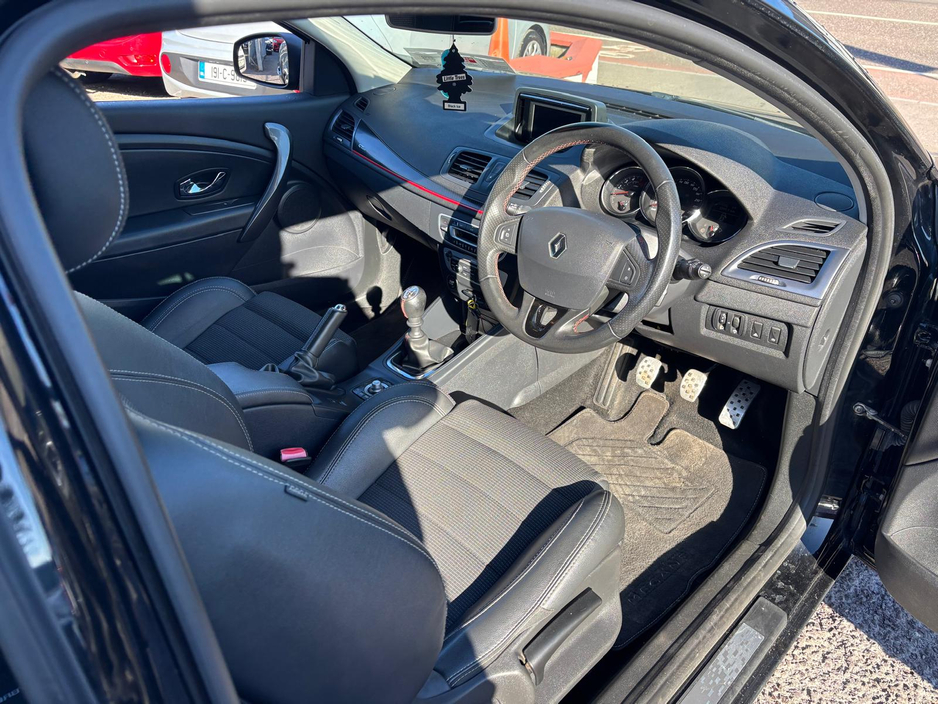 2014 Renault Megane - image 9