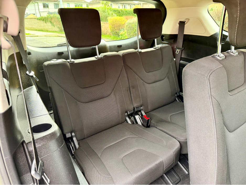 2016 Ford S-Max - image 18