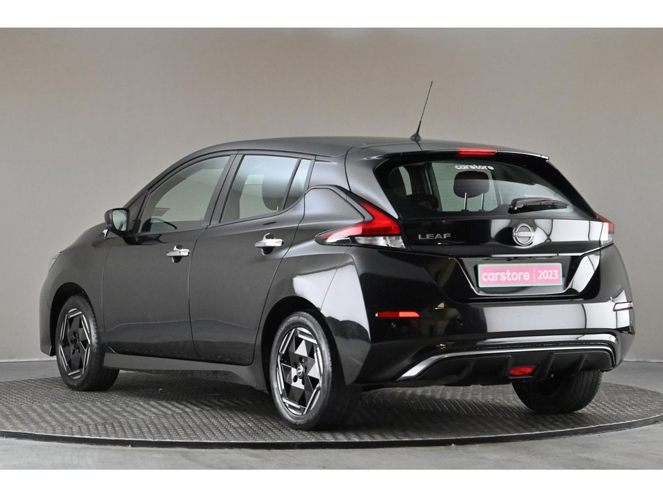 2023 Nissan Leaf - image 7