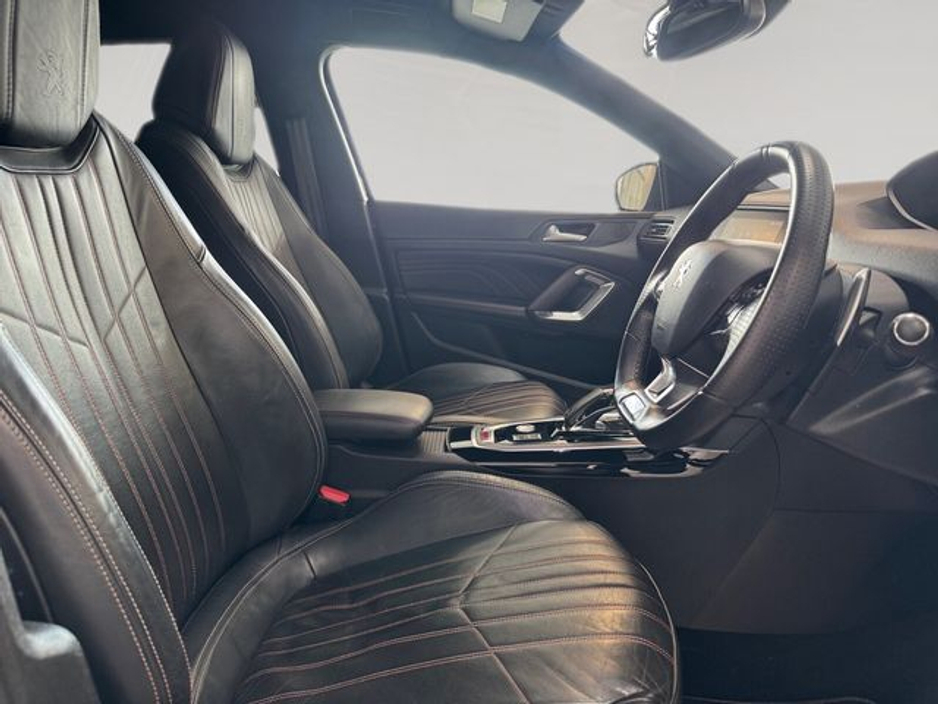 2020 Peugeot 308 - image 11