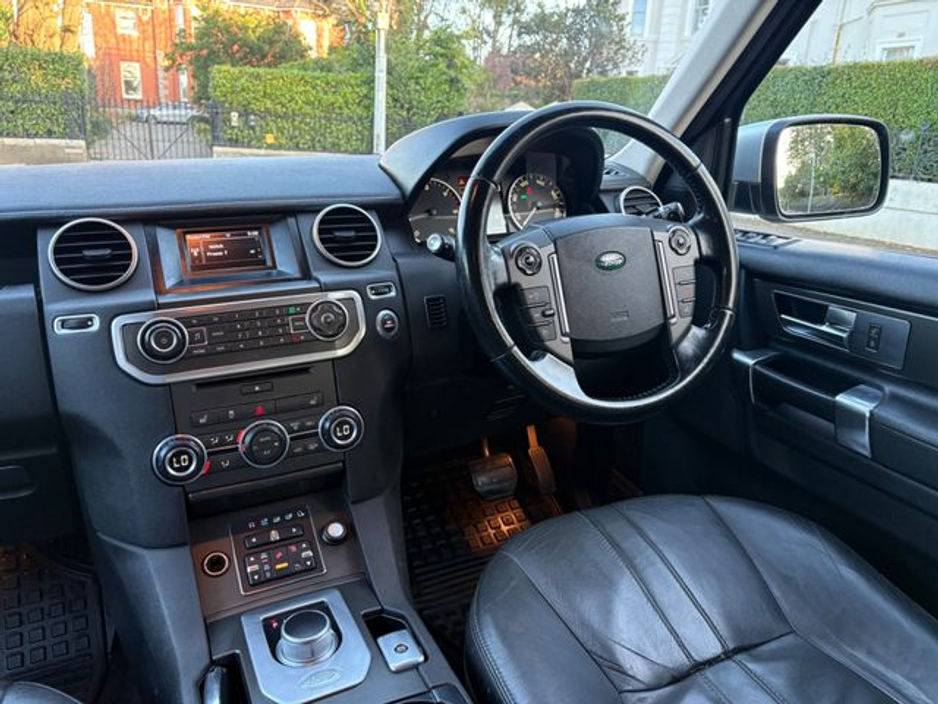 2013 Land Rover Discovery - image 29