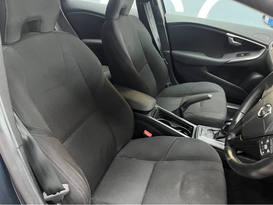 2017 Volvo V40 €14950! 2017 VOLVO V40 AUTOMATIC  T3 KINETIC 1.5 AUTOMATIC / REVERSE CAMERA €14,950