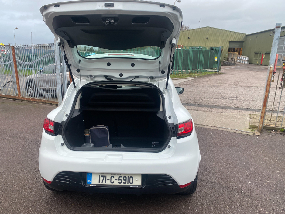 2017 Renault Clio - image 8