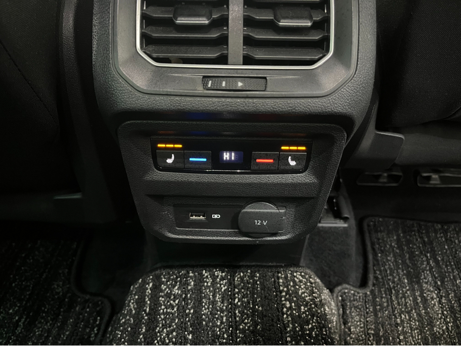 2017 Volkswagen Tiguan - image 14