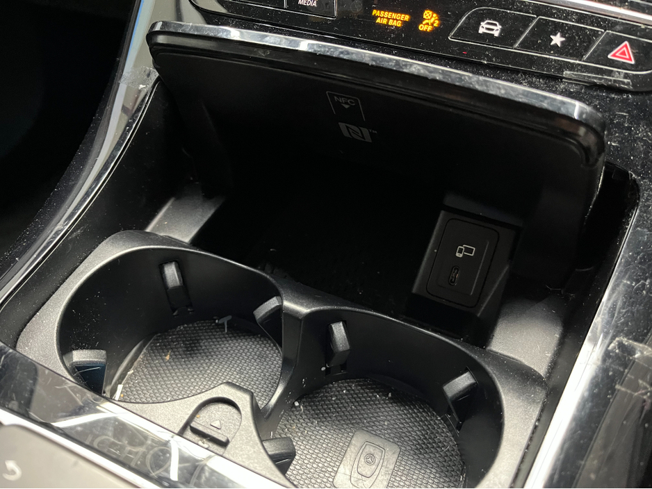 2021 Mercedes-Benz EQC - image 24