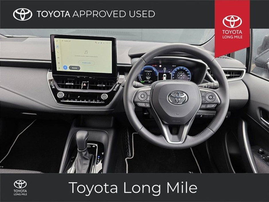 2025 Toyota Corolla - image 8