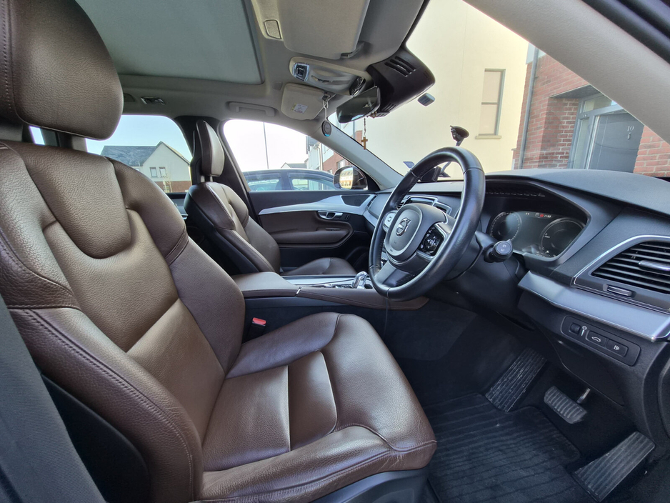 2018 Volvo XC90 - image 10