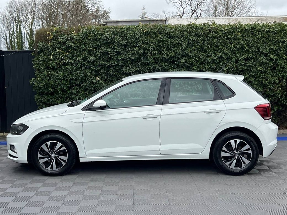 2018 Volkswagen Polo - image 2