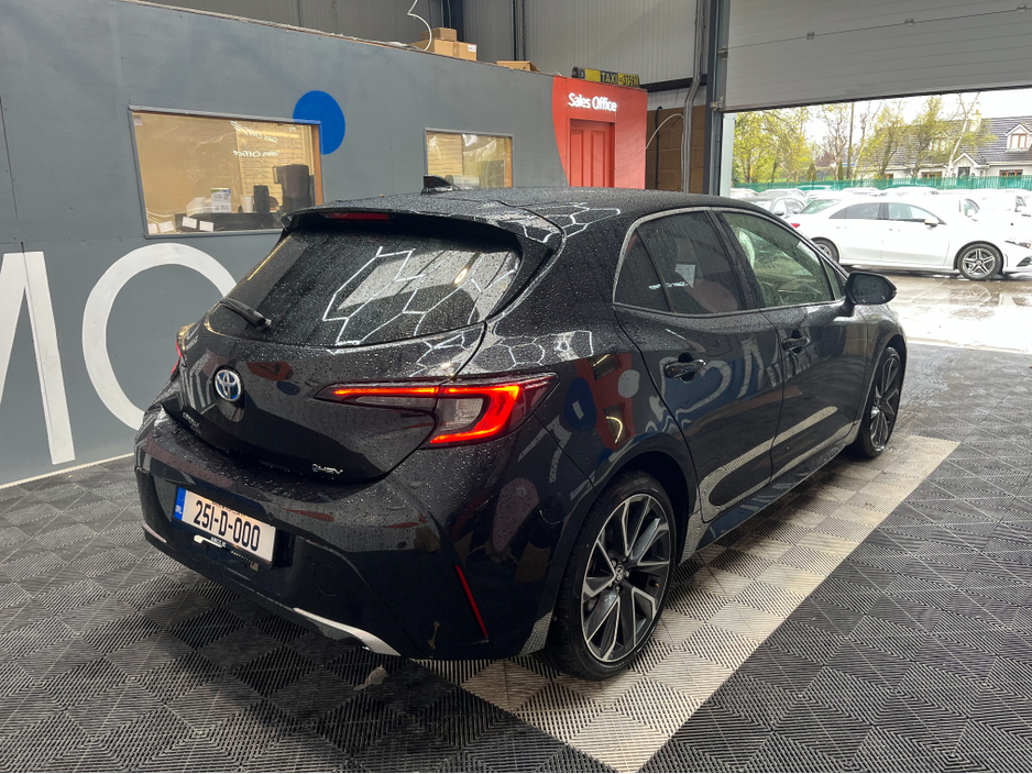 2025 Toyota Corolla - image 2