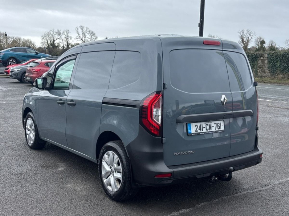 2024 Renault Kangoo - image 5