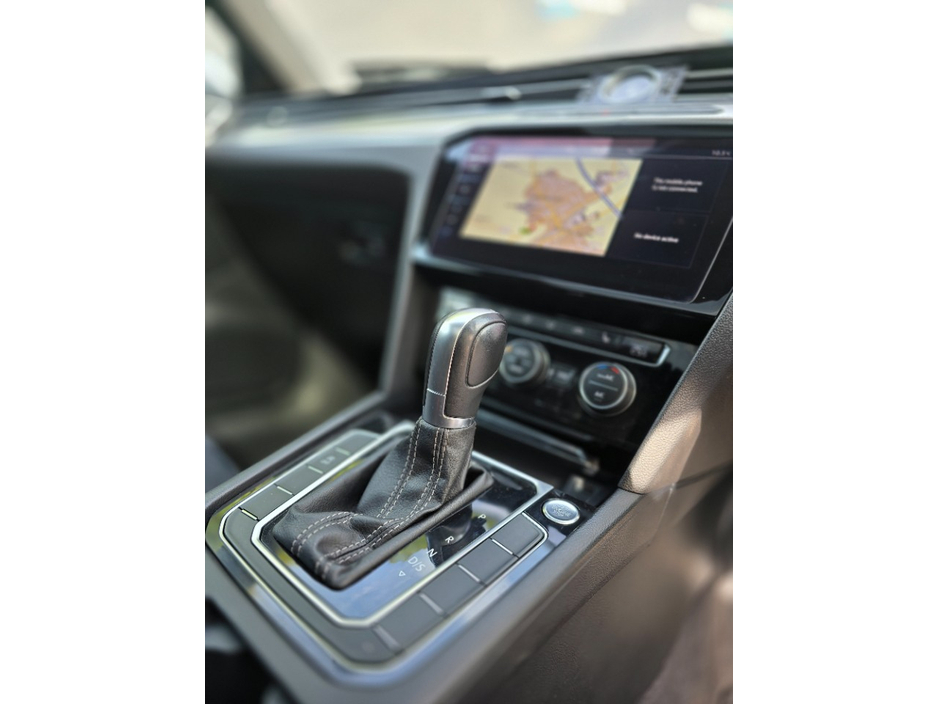 2018 Volkswagen Arteon - image 24