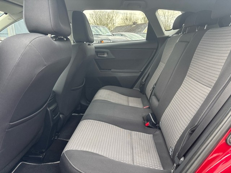 2018 Toyota Auris - image 7