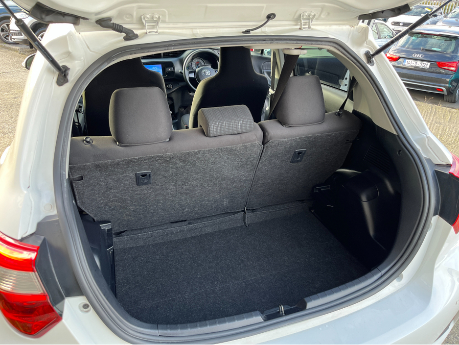 2019 Toyota Vitz - image 8