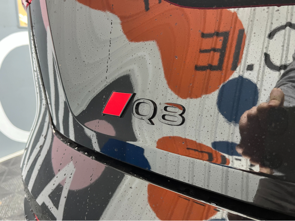 2024 Audi Q8 e-tron €64950 2024 AUDI Q8 E-TRON 55 QUATTRO S-LINE AUTOMATIC / CRUISE CONTROL / 360° CAMERA / ELECTRIC MEMORY & HEATED SEATS / PADDLE SHIFTERS / AMBIENT LIGHTS / APPLE CARPLAY / HEATED REAR SEATS €64,950