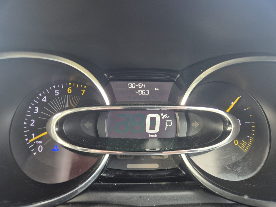 2015 Renault Clio - image 4