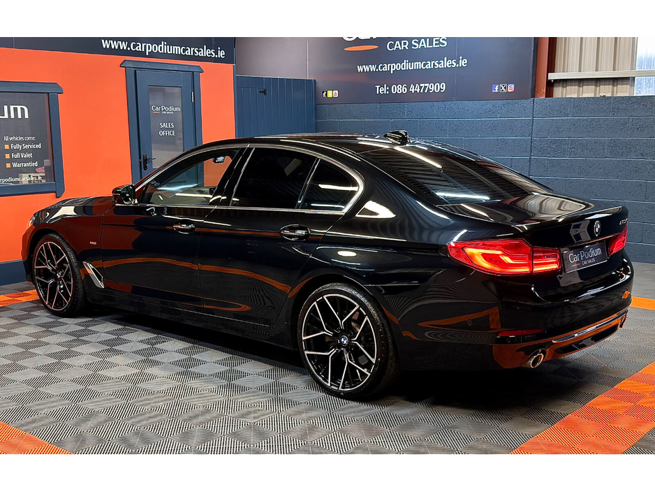 2017 BMW 5 Series - image 14