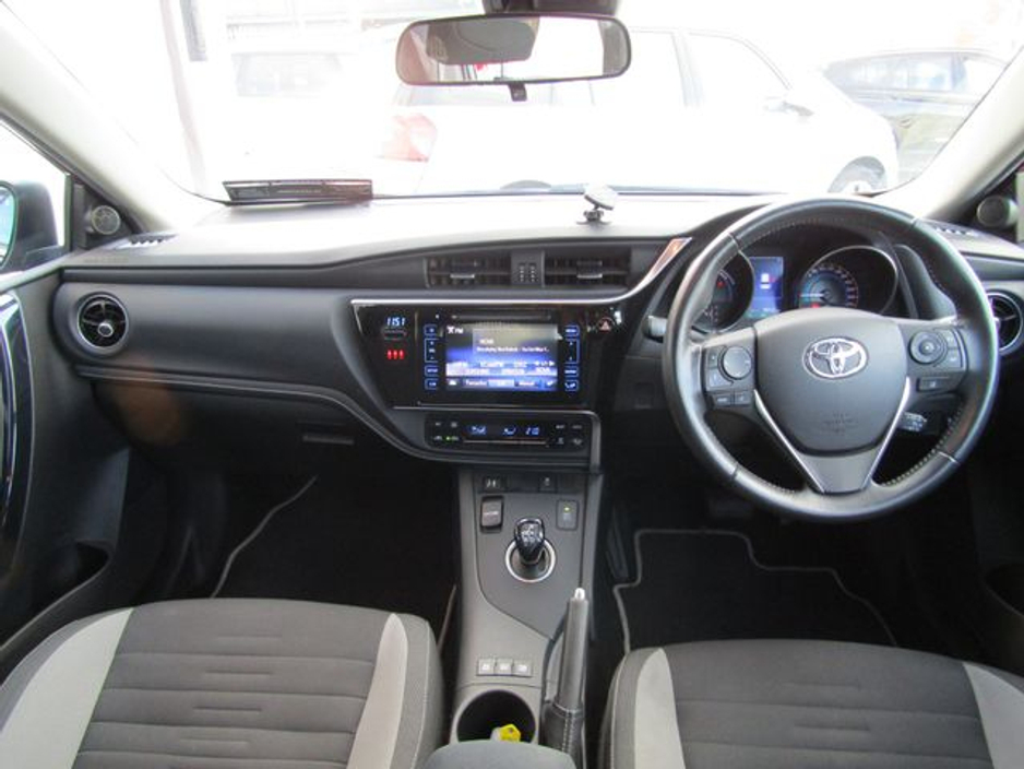 2018 Toyota Auris Hybrid Luna 4DR Auto €16,950