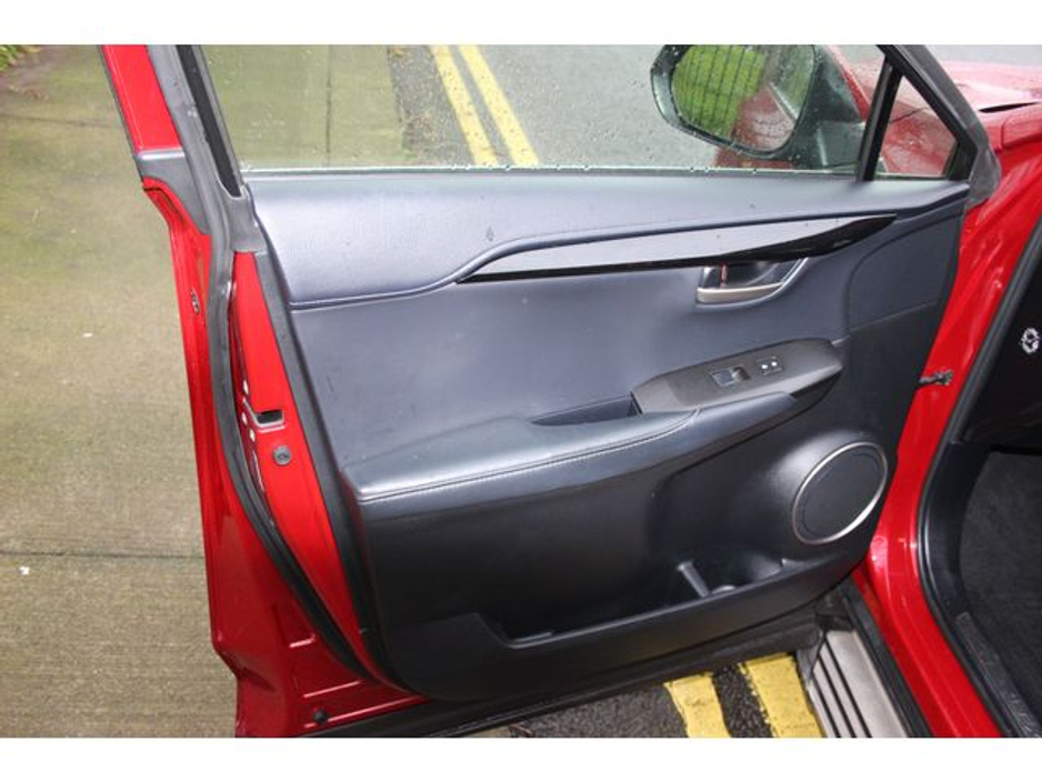 2015 Lexus NX 300 h 300H SE €19,950