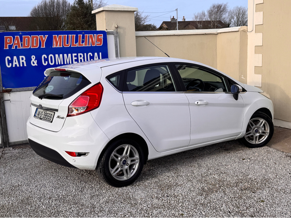 2014 Ford Fiesta 1.25 ZETEC 82PS 5DR ARGENTO €8,500