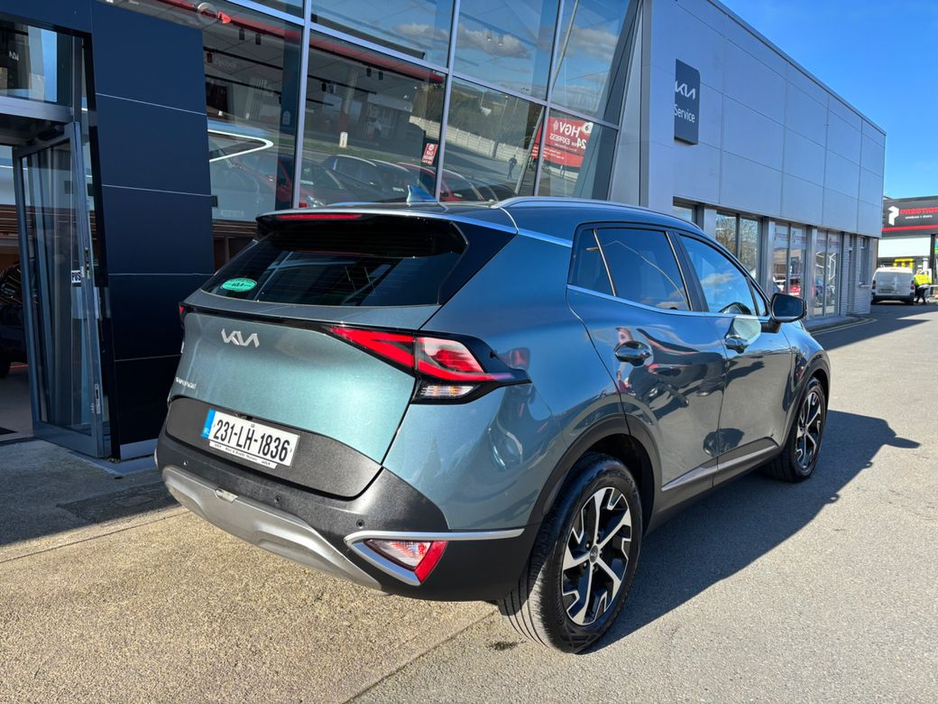 2023 Kia Sportage - image 3