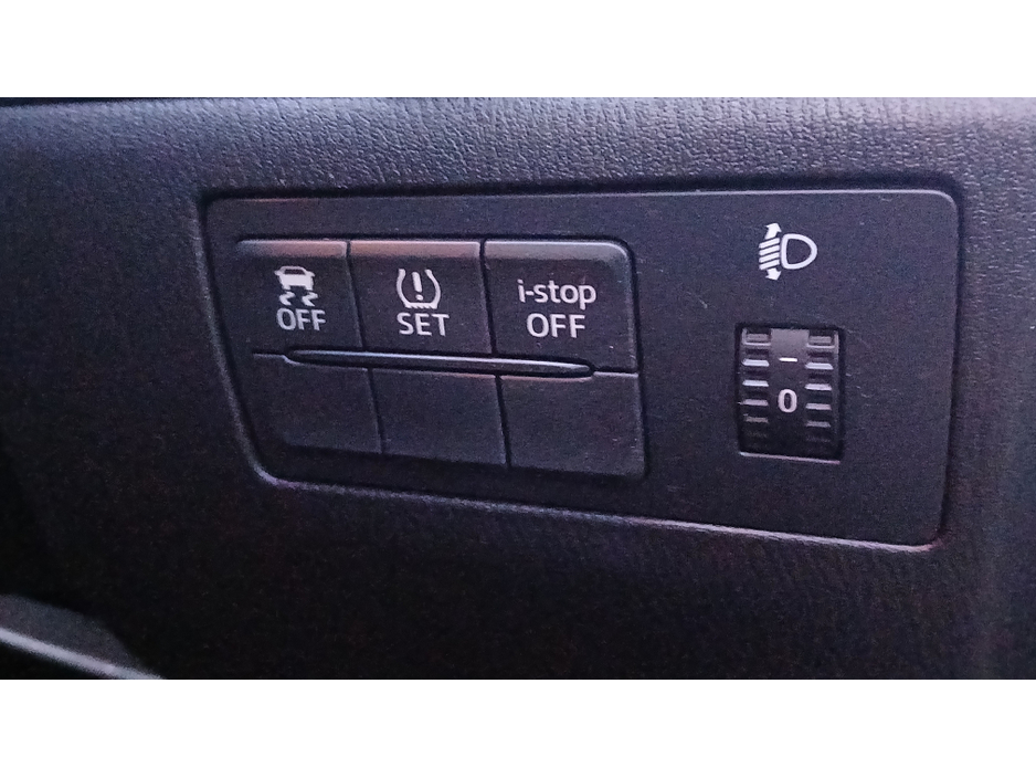 2016 Mazda Mazda3 *NEW NCT 2028* 1.5 EXECUTIVE 5dr €11,945