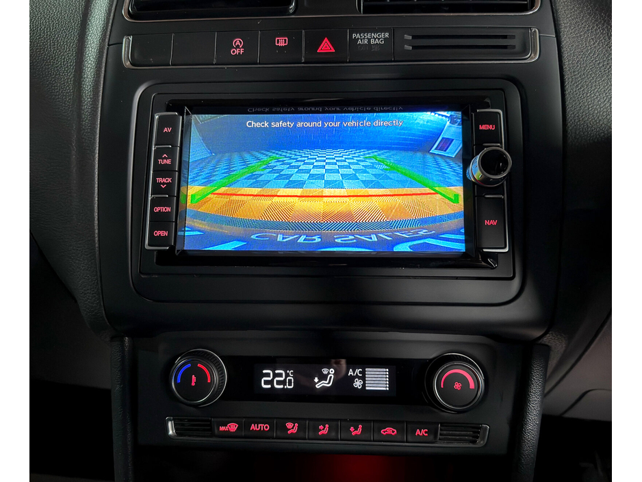 2016 Volkswagen Polo - image 27