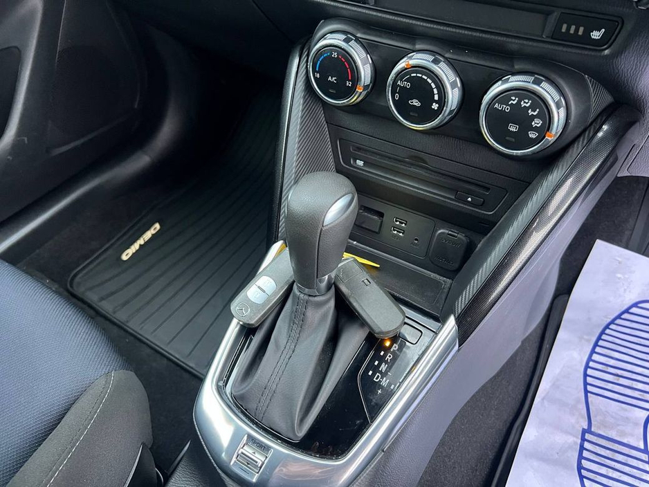 2016 Mazda Demio - image 11