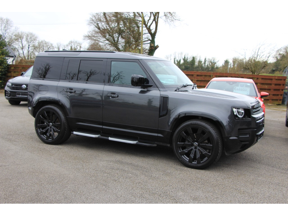 2022 Land Rover Defender - image 28