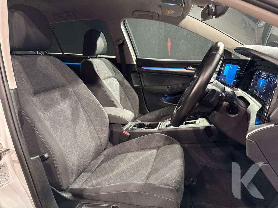 2022 Volkswagen Golf - image 15