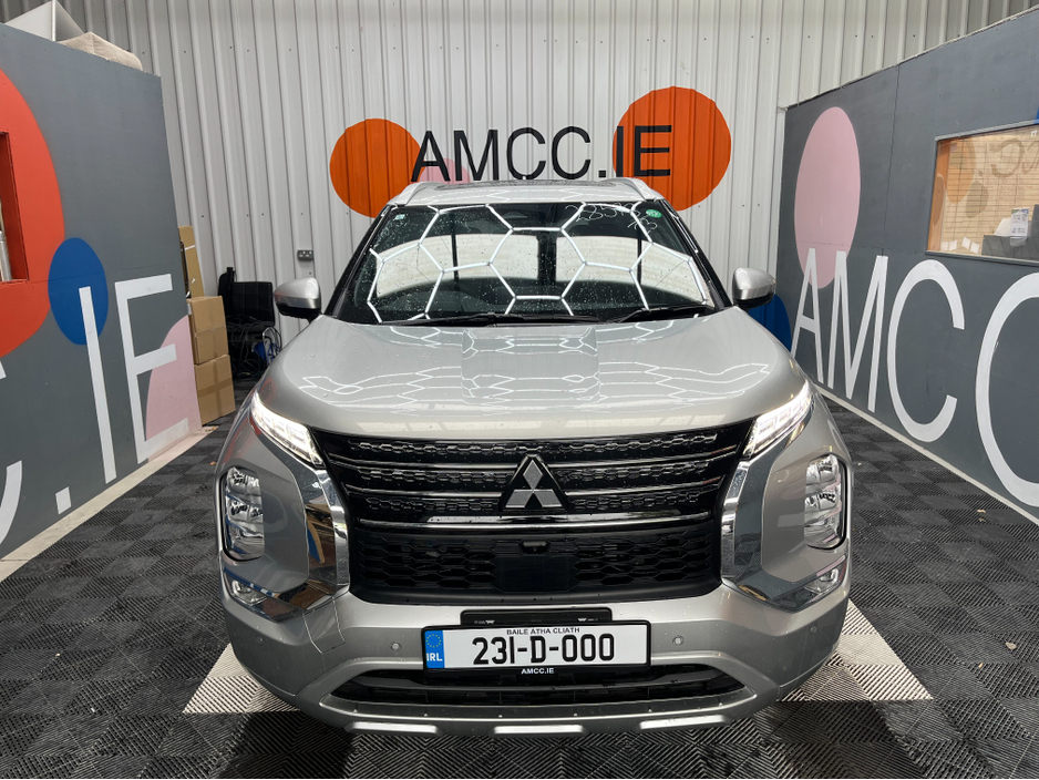 2023 Mitsubishi Outlander - image 6